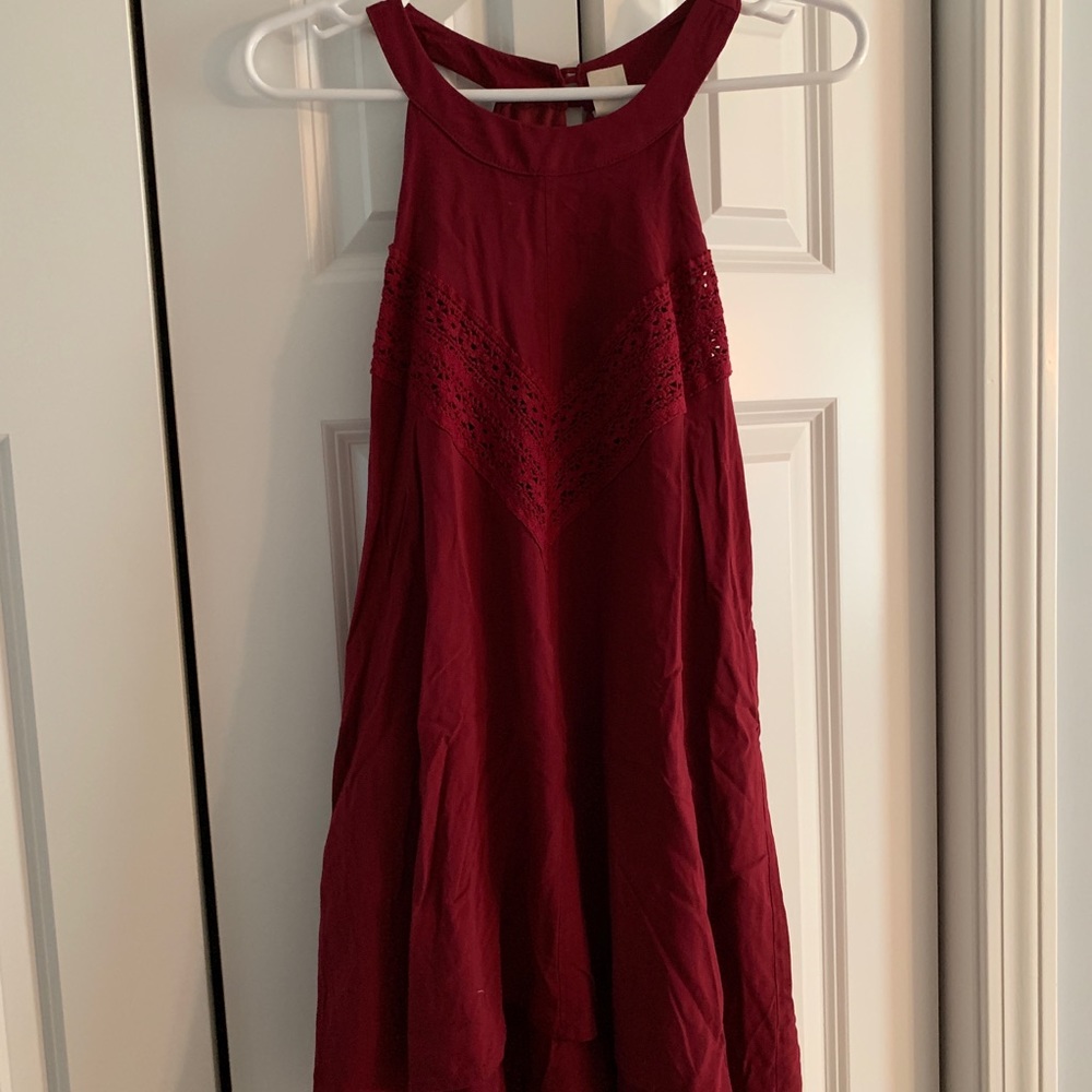 Francesca’s maroon dress size medium.
